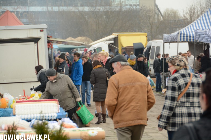 Przedświąteczne zakupy na pchlim targu