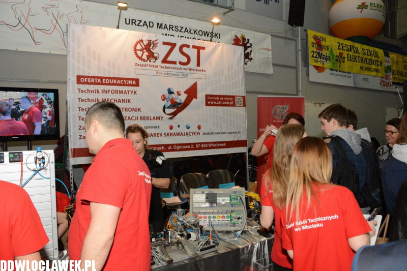 Dzień pierwszy targów szkół i pracy