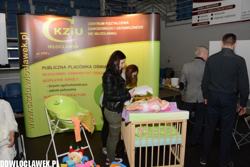 Dzień pierwszy targów szkół i pracy