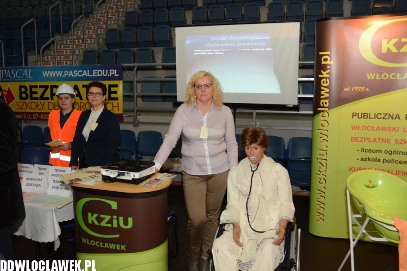 Dzień pierwszy targów szkół i pracy
