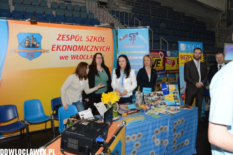 Dzień pierwszy targów szkół i pracy