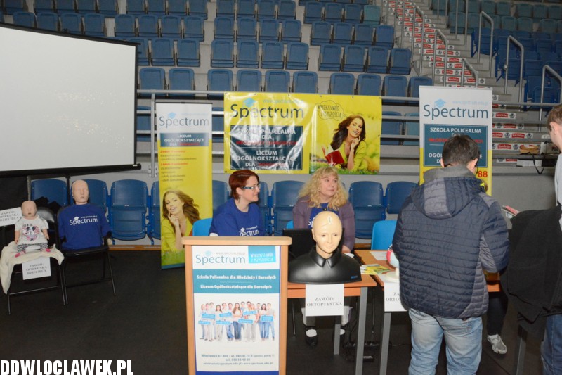 Dzień pierwszy targów szkół i pracy