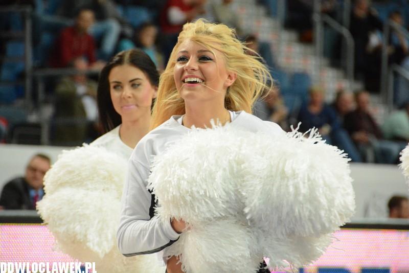 Cheerleaderki na meczu ze Śląskiem