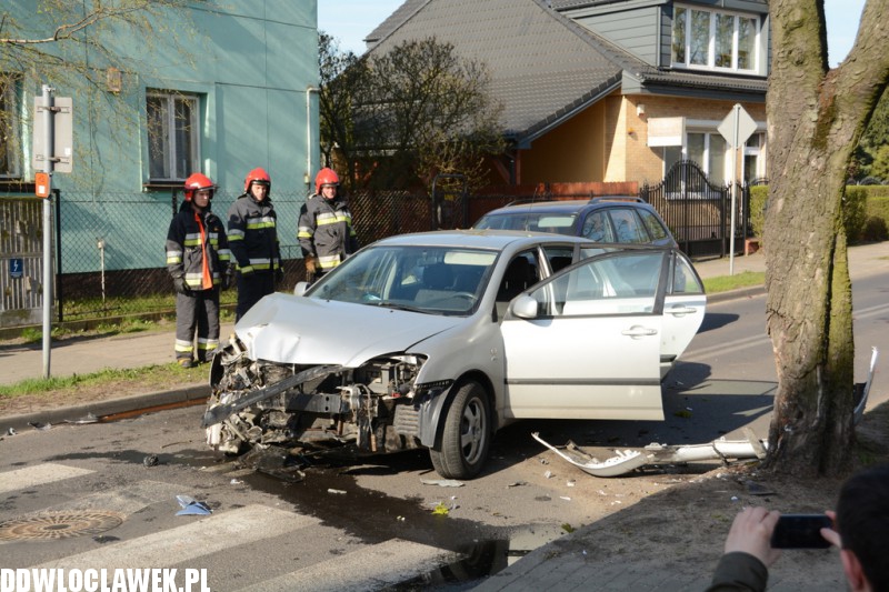 Kolizja trzech aut na ulicy Leśnej