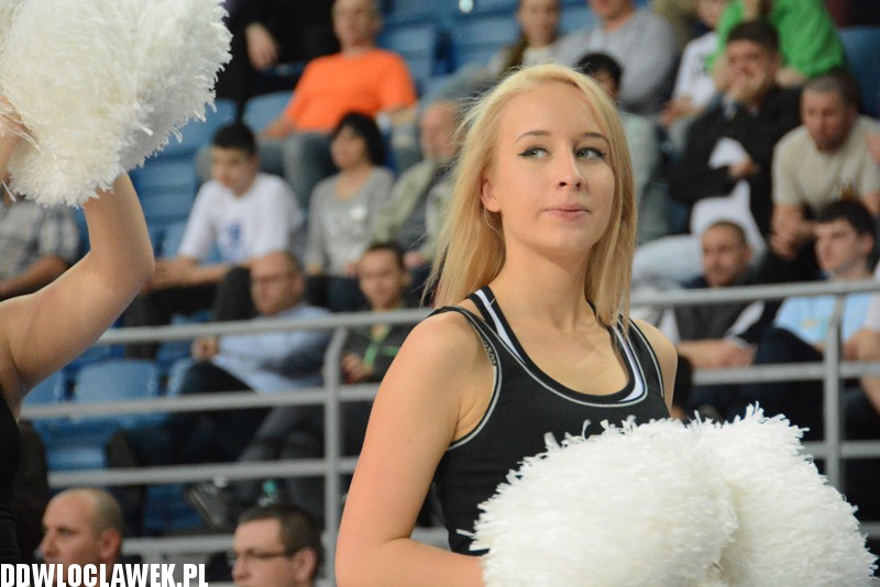 Cheerleaderki Anwilu na meczu z AZS