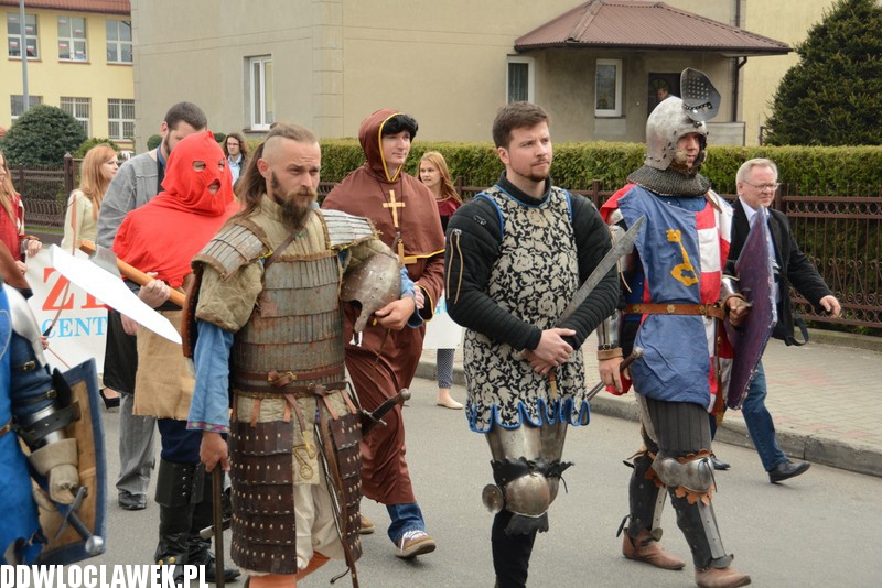 Korowód historyczny w Kowalu