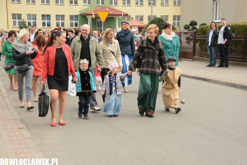 Korowód historyczny w Kowalu