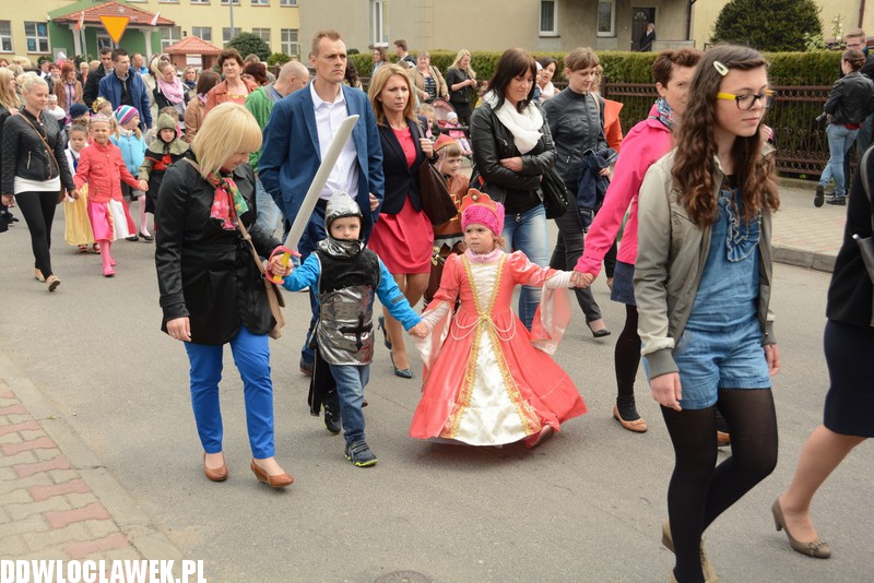 Korowód historyczny w Kowalu