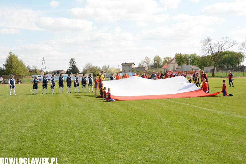 Patriotyczna oprawa meczu Łokietka