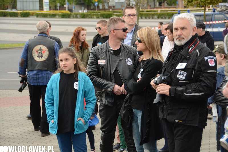 Msza polowa pod Halą Mistrzów