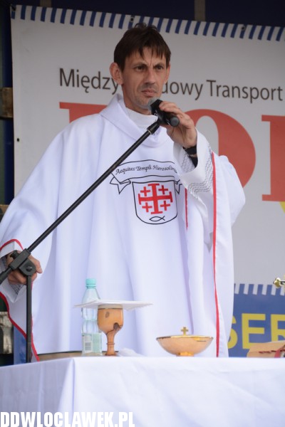 Msza polowa pod Halą Mistrzów