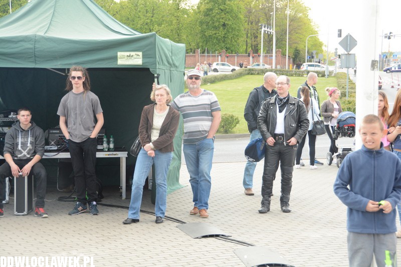 Koncert zespołu Forteca pod Halą Mistrzów