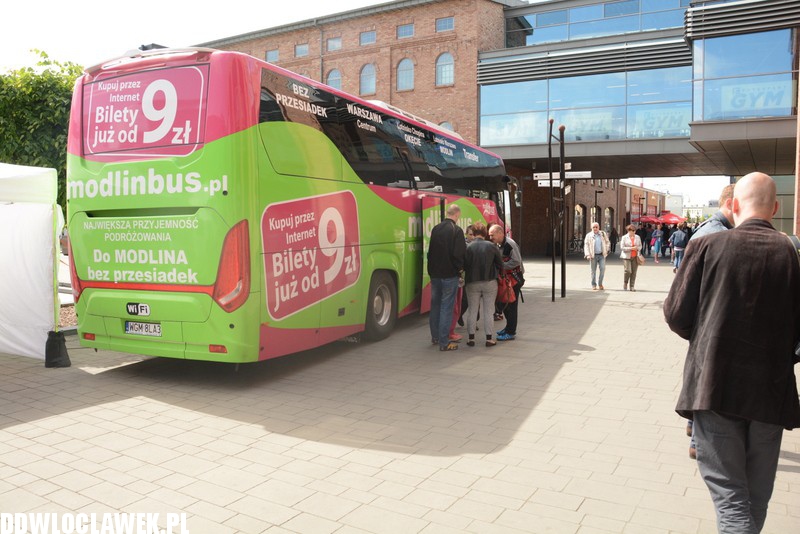 Modlin Bus przed Wzorcownią