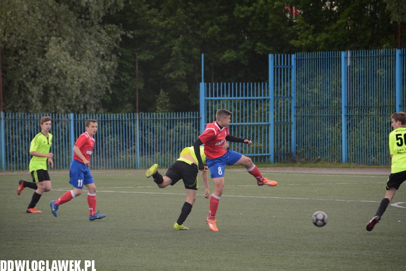 Trampkarze: SMS - Lider