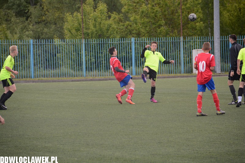 Trampkarze: SMS - Lider