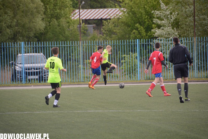 Trampkarze: SMS - Lider