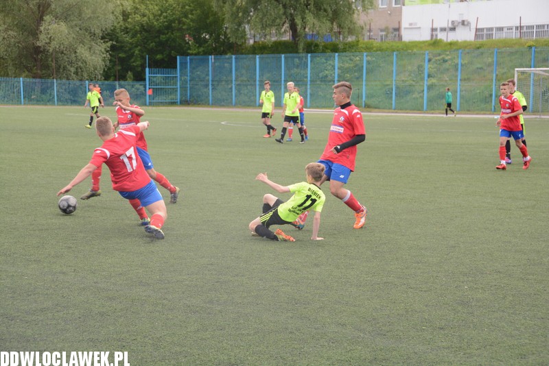Trampkarze: SMS - Lider