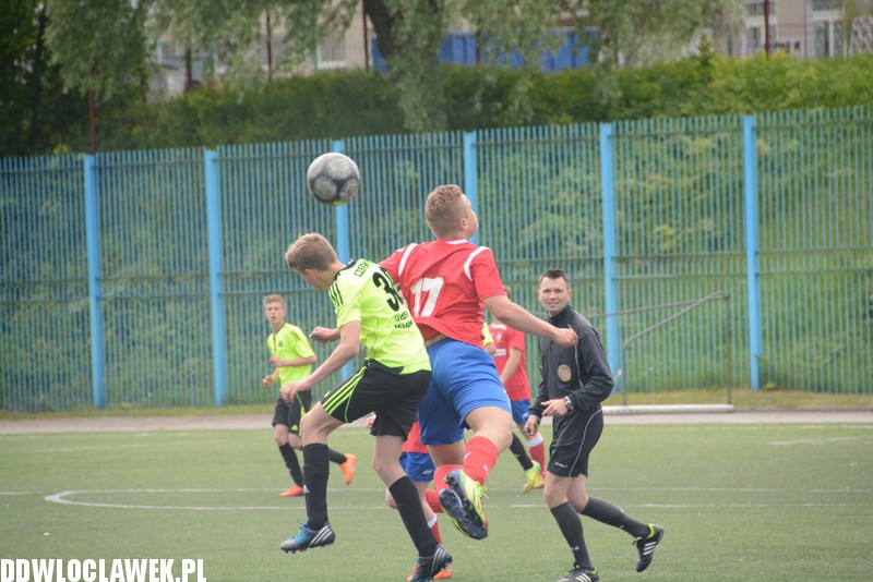 Trampkarze: SMS - Lider