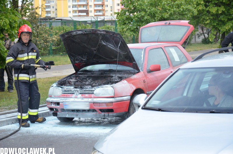 Auto paliło się na ul. Kruszyńskiej