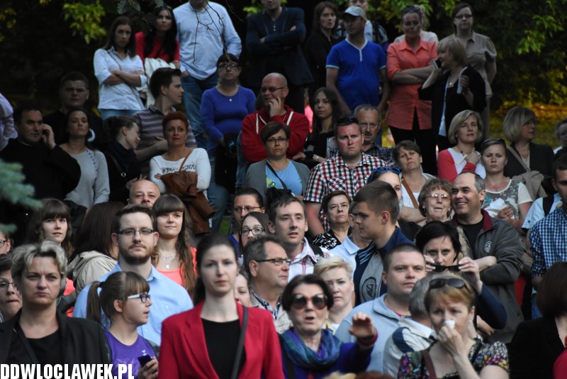 Uwielbienie w parku Sienkiewicza