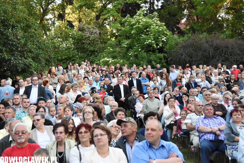 Uwielbienie w parku Sienkiewicza
