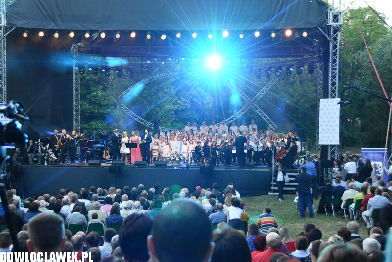 Uwielbienie w parku Sienkiewicza