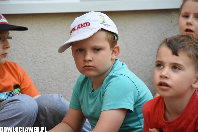 Jan Polak czyta dzieciom