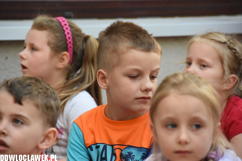 Jan Polak czyta dzieciom