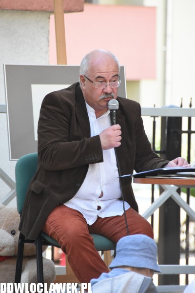 Jan Polak czyta dzieciom