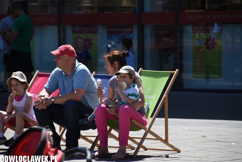 Zabytkowe Garbusy przed Wzorcownią