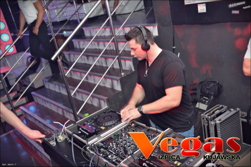 Crouzer & Young Dee w klubie Vegas