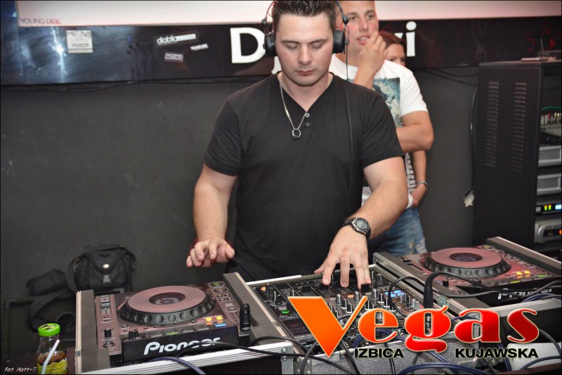 Crouzer & Young Dee w klubie Vegas