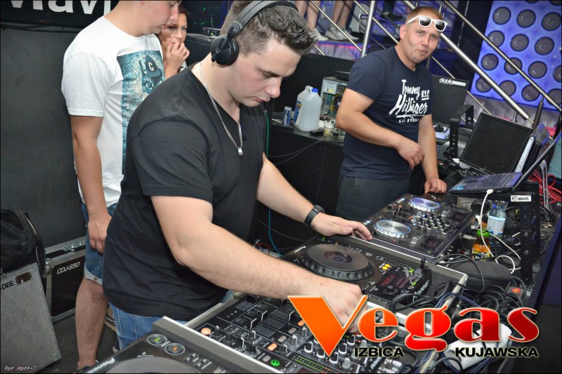 Crouzer & Young Dee w klubie Vegas