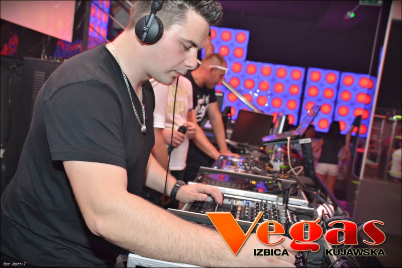 Crouzer & Young Dee w klubie Vegas