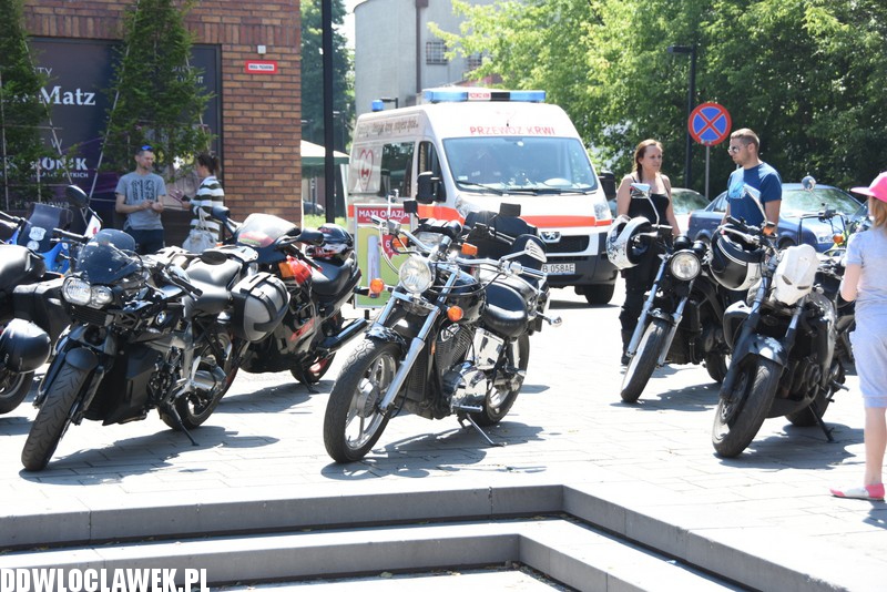 Motokrew przed Wzorcownią