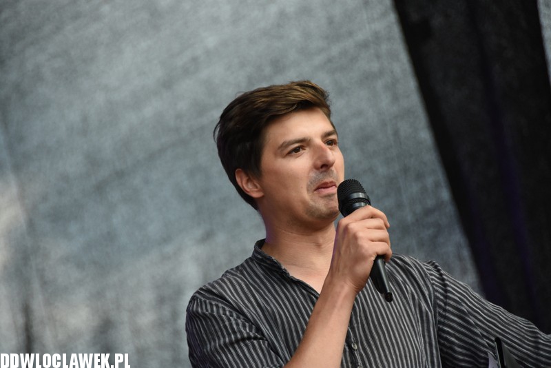 Występ kabaretu Weźżesz