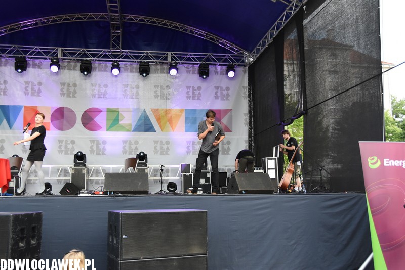 Występ kabaretu Weźżesz