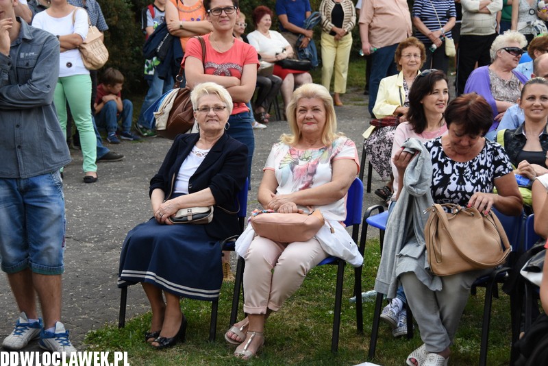 Występ kabaretu Weźżesz