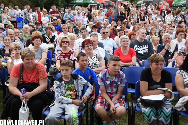 Występ kabaretu Weźżesz