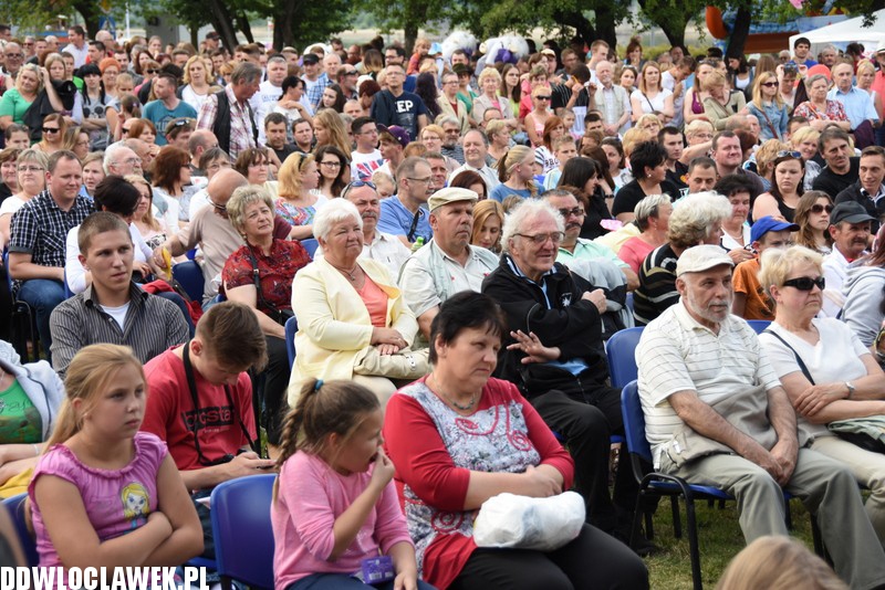 Występ kabaretu Weźżesz