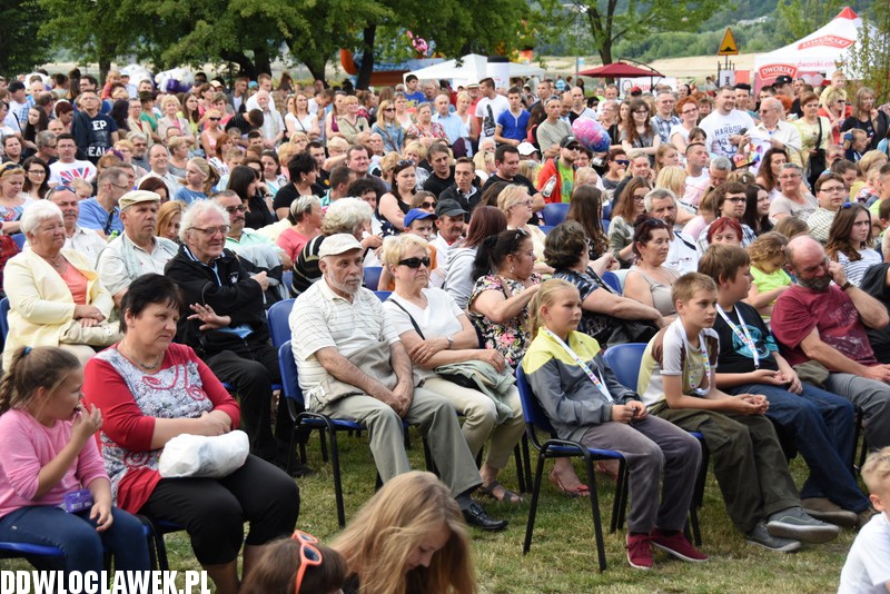 Występ kabaretu Weźżesz