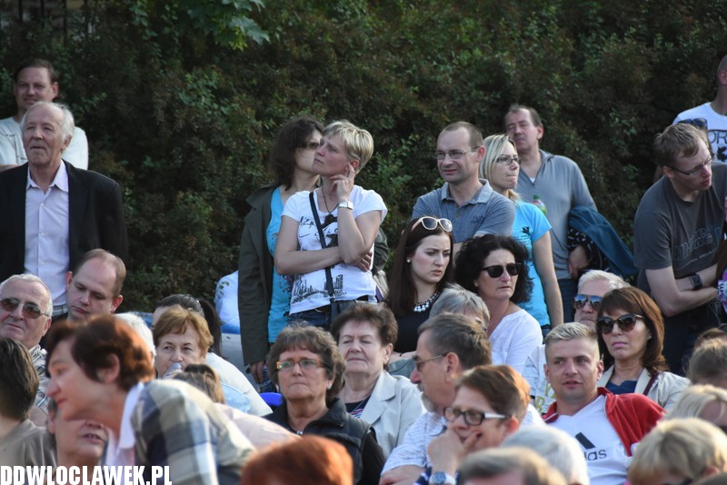 Występ kabaretu Łowcy.B