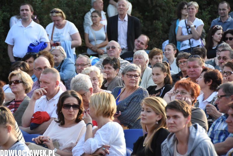 Występ kabaretu Łowcy.B