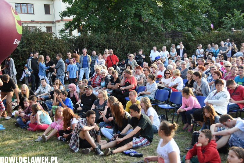 Występ kabaretu Łowcy.B