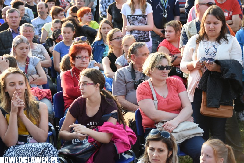 Występ kabaretu Łowcy.B