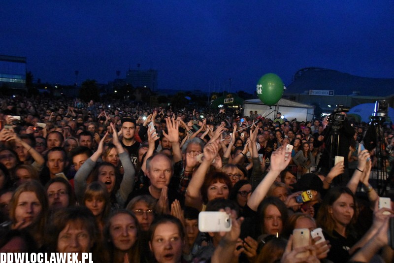 Koncert Ewy Farnej we Włocławku