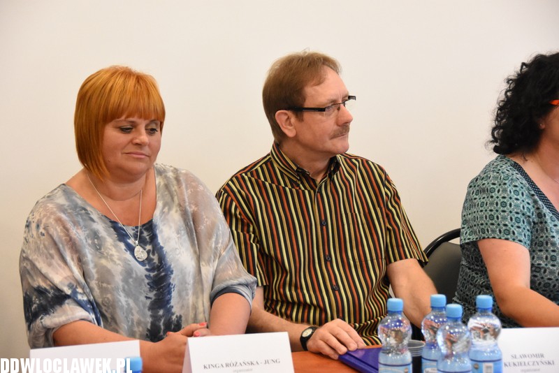 Konferencja prasowa na sadionie