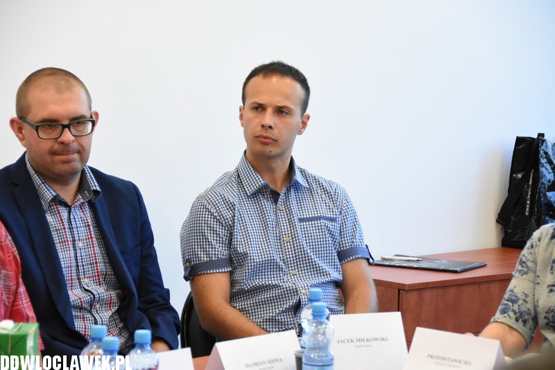 Konferencja prasowa na sadionie