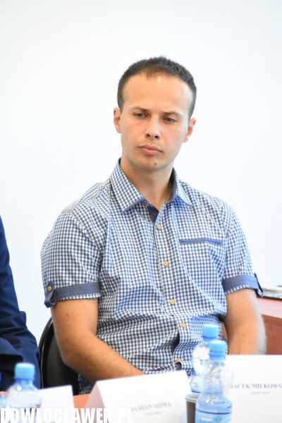 Konferencja prasowa na sadionie