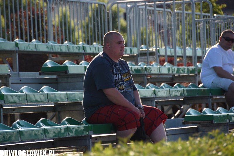 Łęgowianie na pływającej scenie